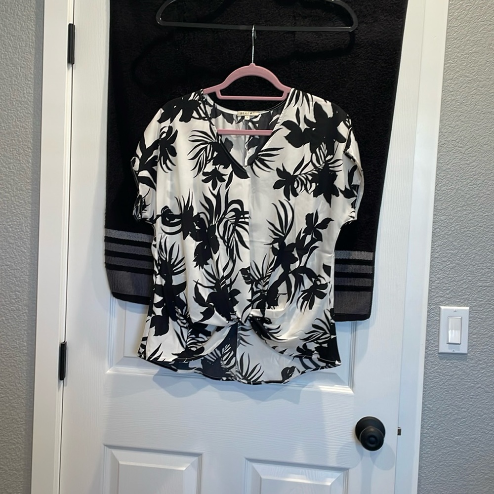 NWOT Beacon Blouse Stitch Fix